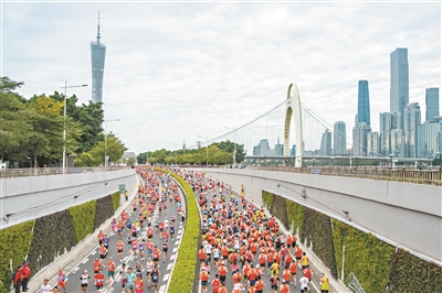 天南地北 花城跑马格外香